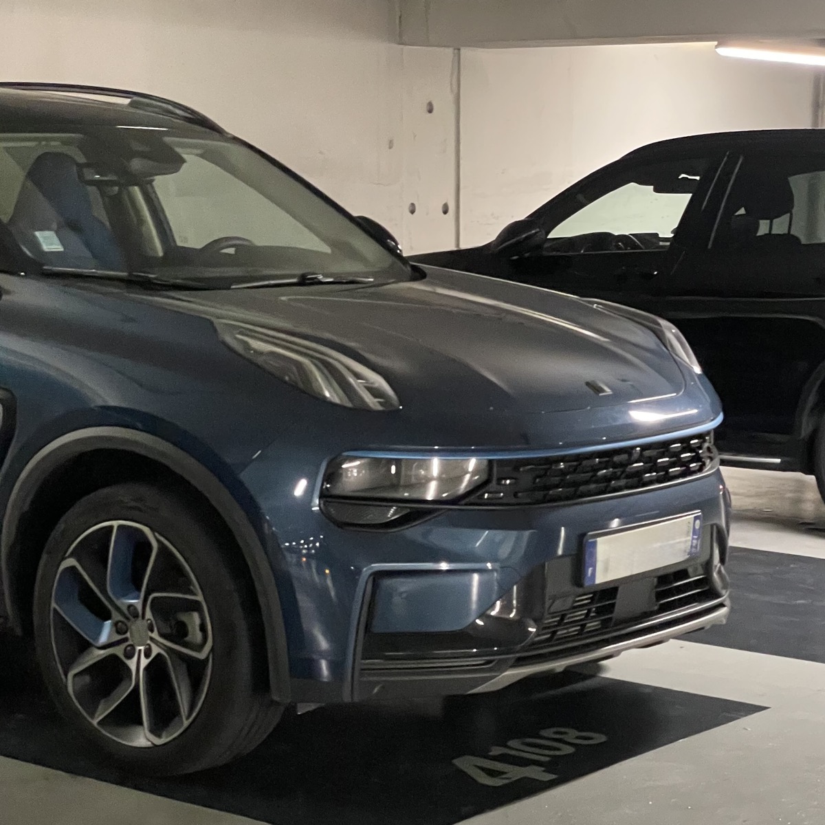 Lynk & Co 01 in Paris